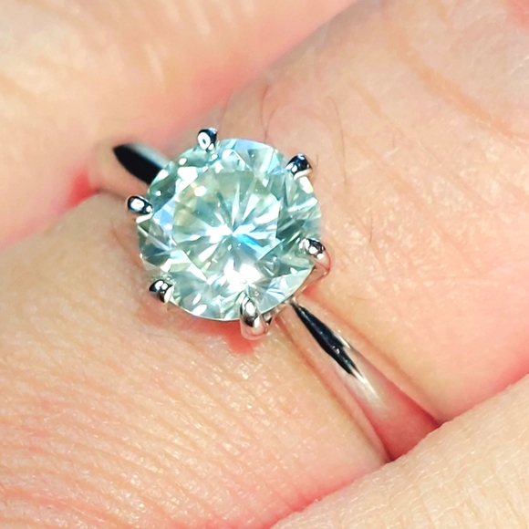 Natural Diamond - Picture 1 of 8